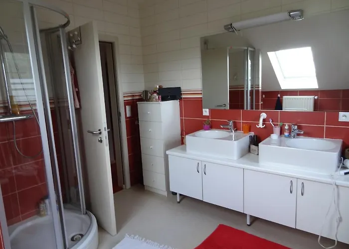 L'ardenne Buissoniere Alojamento de Acomodação e Pequeno-almoço Bastogne